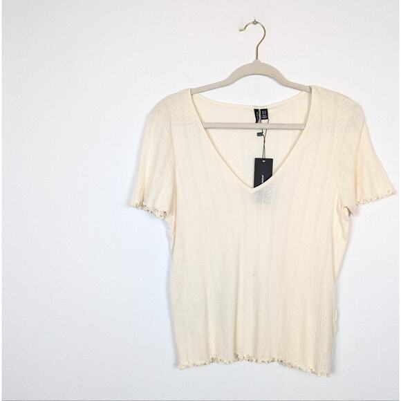NWT Vero Moda Short Sleeve Lettuce Edge V-Neck Top Size XL - Picture 3 of 9